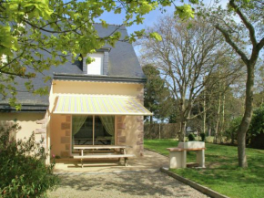 Гостиница Comfortable holiday home in Brittany near the sea  Эрки